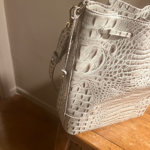 only worn twice since purchased in March 2023….Comes with a duster bag - Picture 2 of 5